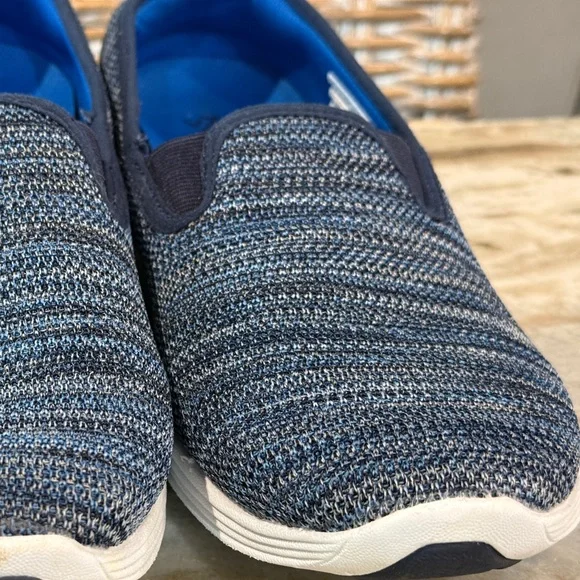 Women's VIONIC Delaney navy blue slip on orthotic sneakers- Size 10 - Picture 5 of 8